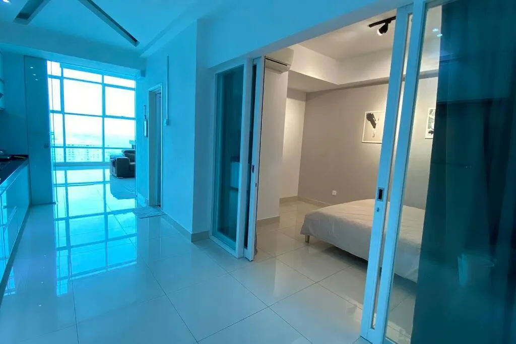 The Maritime Suite @ Panoramic Duplex 海景の家 Jelutong